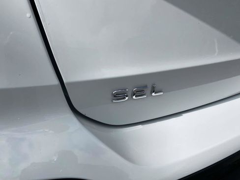Certified 2022 Volkswagen Taos SEL AWD/4WD image 11