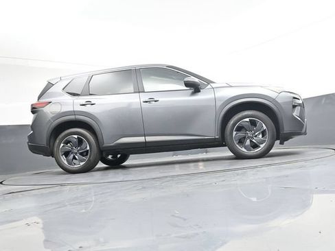 Used 2025 Nissan Rogue SV FWD image 31