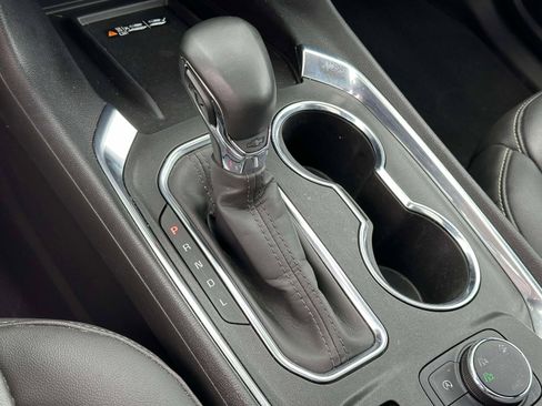 Used 2023 Chevrolet Traverse LT w/ LT Premium Package image 31