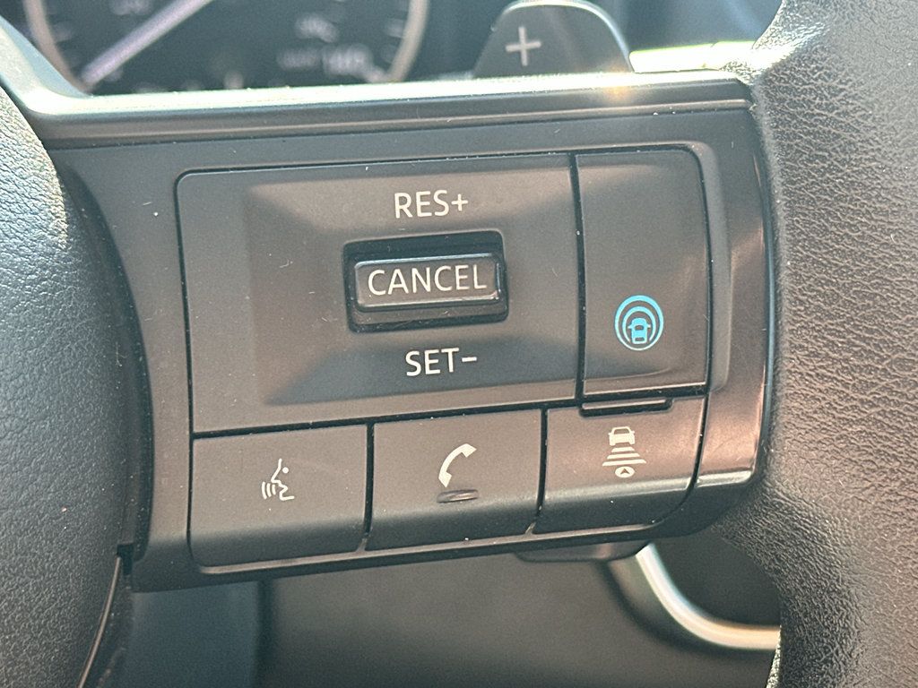 Used 2024 Nissan Rogue SV AWD/4WD image 18