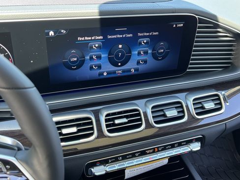 New 2026 Mercedes-Benz GLS 450 4MATIC image 26