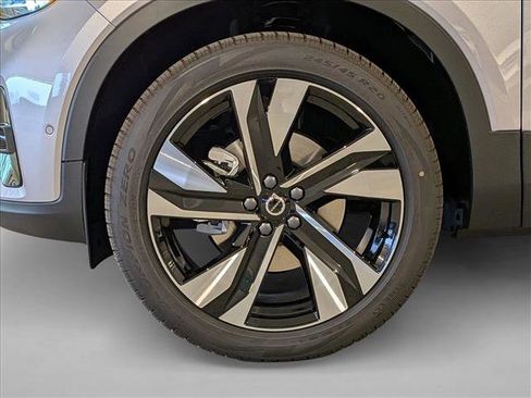 New 2026 Volvo XC40 B5 Ultra w/ Climate Package image 11