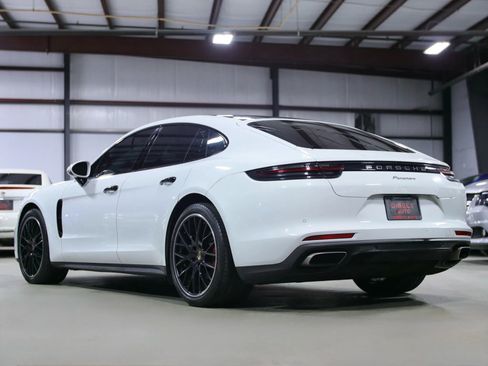 Used 2017 Porsche Panamera 4 image 18