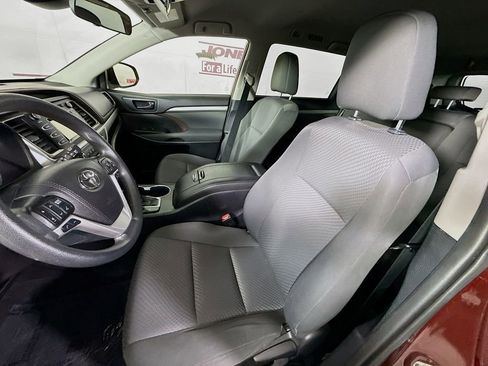 Certified 2019 Toyota Highlander LE w/ Protection Package #3 AWD/4WD image 25
