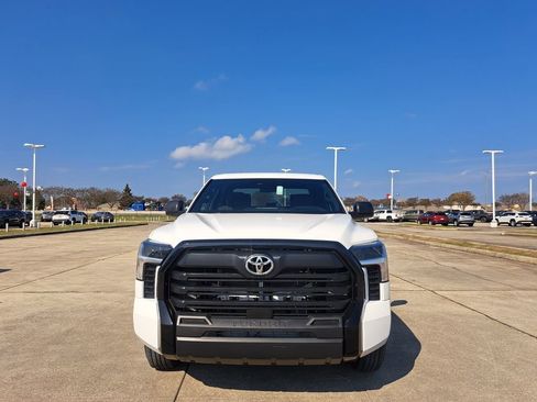 New 2026 Toyota Tundra SR image 2