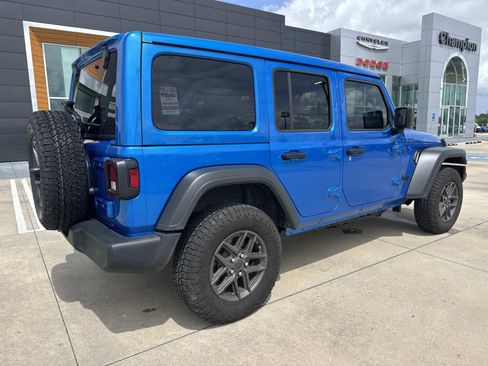 Used 2026 Jeep Wrangler Unlimited Sport AWD/4WD image 7