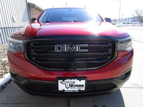 Used 2019 GMC Acadia SLT w/ Black Edition image 2
