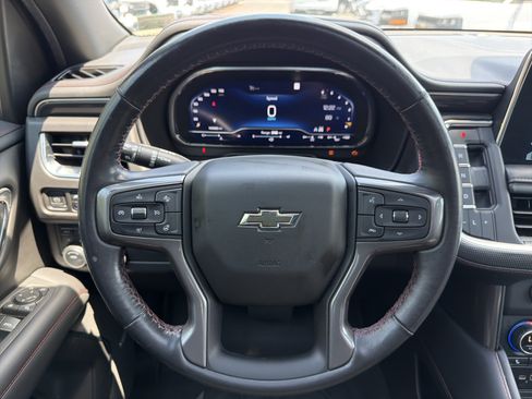 Used 2022 Chevrolet Suburban RST w/ Luxury Package AWD/4WD image 18