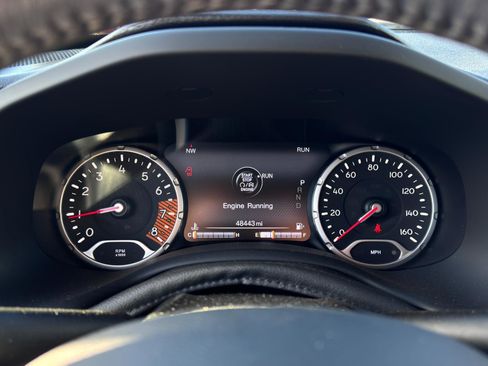 Used 2019 Jeep Renegade Limited w/ UConnect 8.4 Nav Group image 18