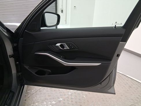 New 2026 BMW 330i Sedan w/ M Sport Package image 29