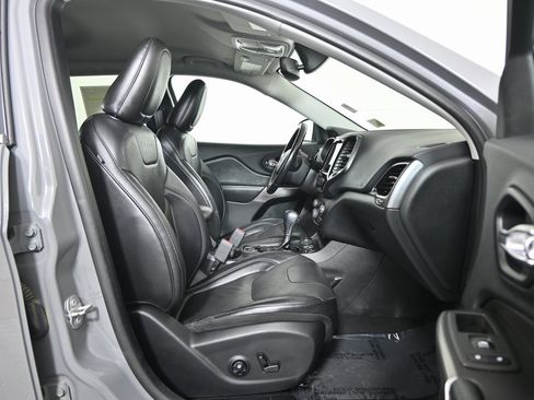 Used 2020 Jeep Cherokee Limited image 13