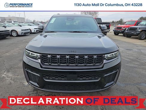 New 2026 Jeep Grand Cherokee Laredo image 2