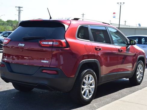 Used 2015 Jeep Cherokee Latitude w/ Cold Weather Group AWD/4WD image 9