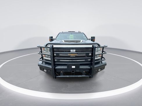 Used 2018 Chevrolet Silverado 3500 LT w/ LT Convenience Package AWD/4WD image 3