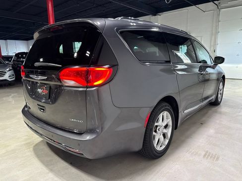 Used 2020 Chrysler Pacifica Limited FWD image 7