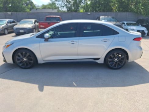 Used 2025 Toyota Corolla SE FWD image 3
