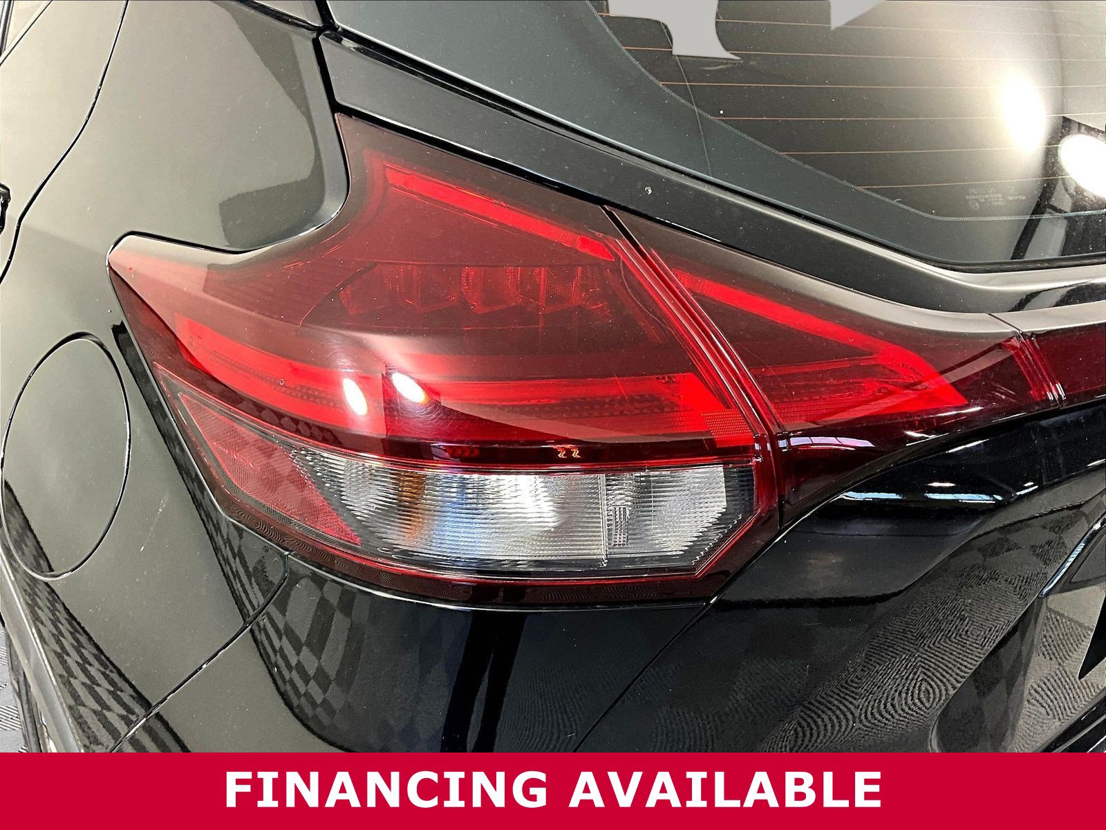 Used 2022 Nissan Kicks SR FWD image 21