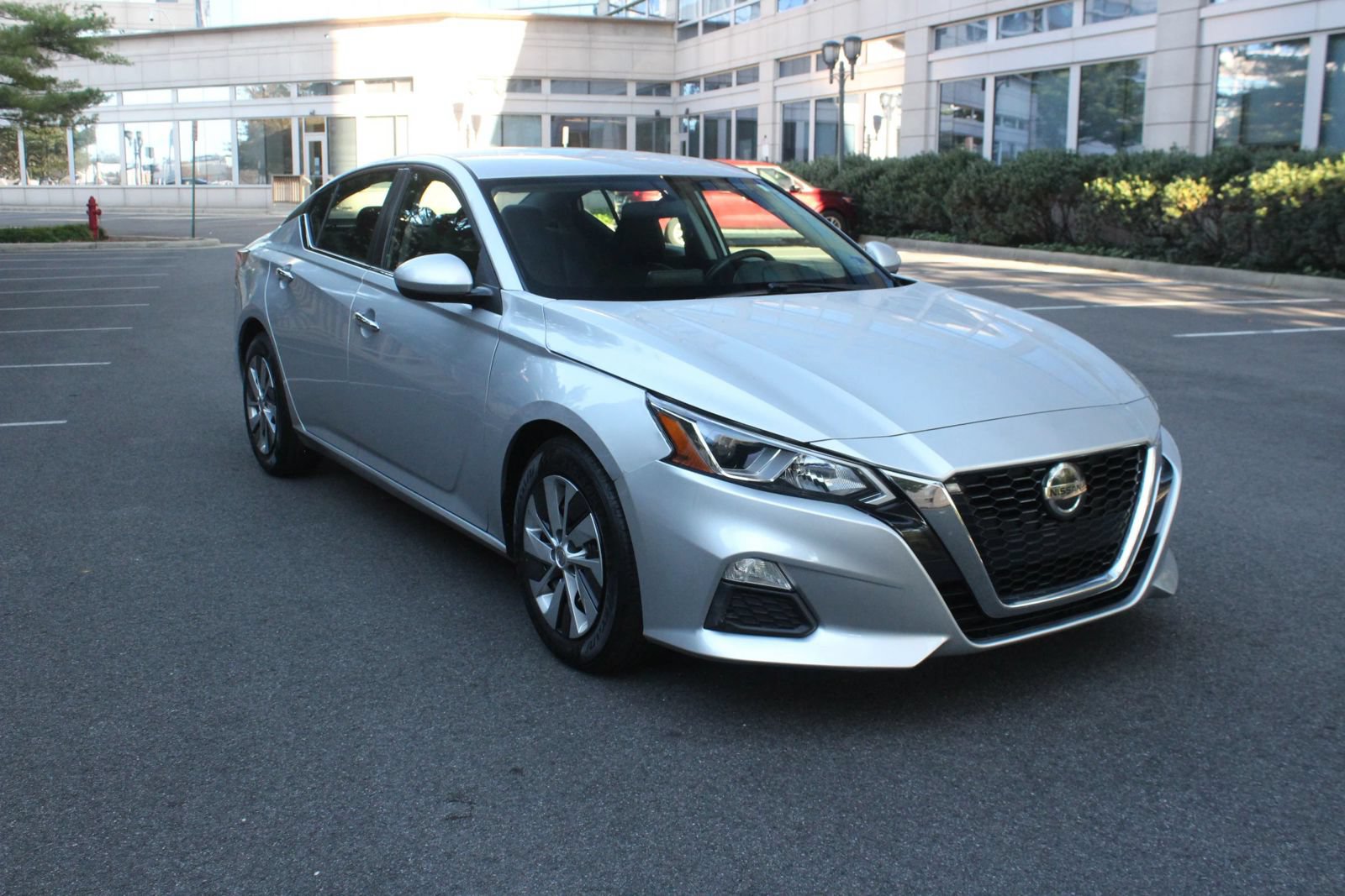 Used 2020 Nissan Altima 2.5 S FWD image 1