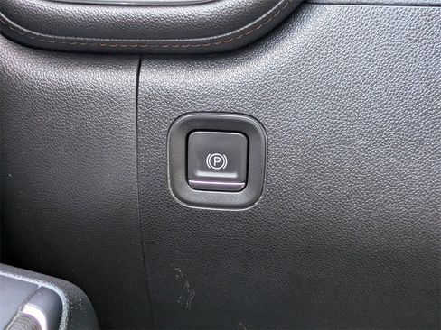 Used 2021 GMC Sierra 1500 AT4 image 22