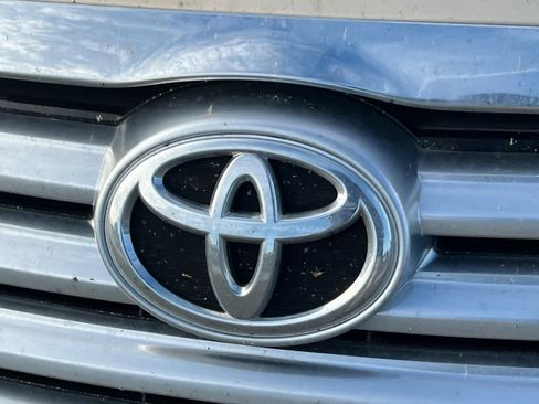 Used 2011 Toyota Avalon Limited FWD image 13