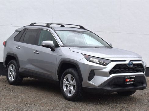 Used 2019 Toyota RAV4 LE w/ Carpet Mat Package AWD/4WD image 1