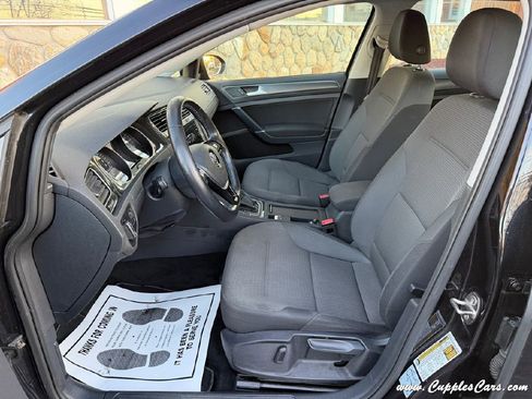 Used 2019 Volkswagen e-Golf SE w/ Driver Assistance Package image 4