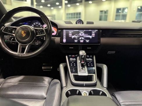 Used 2021 Porsche Cayenne S image 35