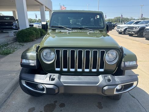 Used 2021 Jeep Wrangler Unlimited Sahara AWD/4WD image 3