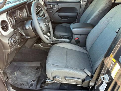 Used 2026 Jeep Wrangler Unlimited Sport image 26