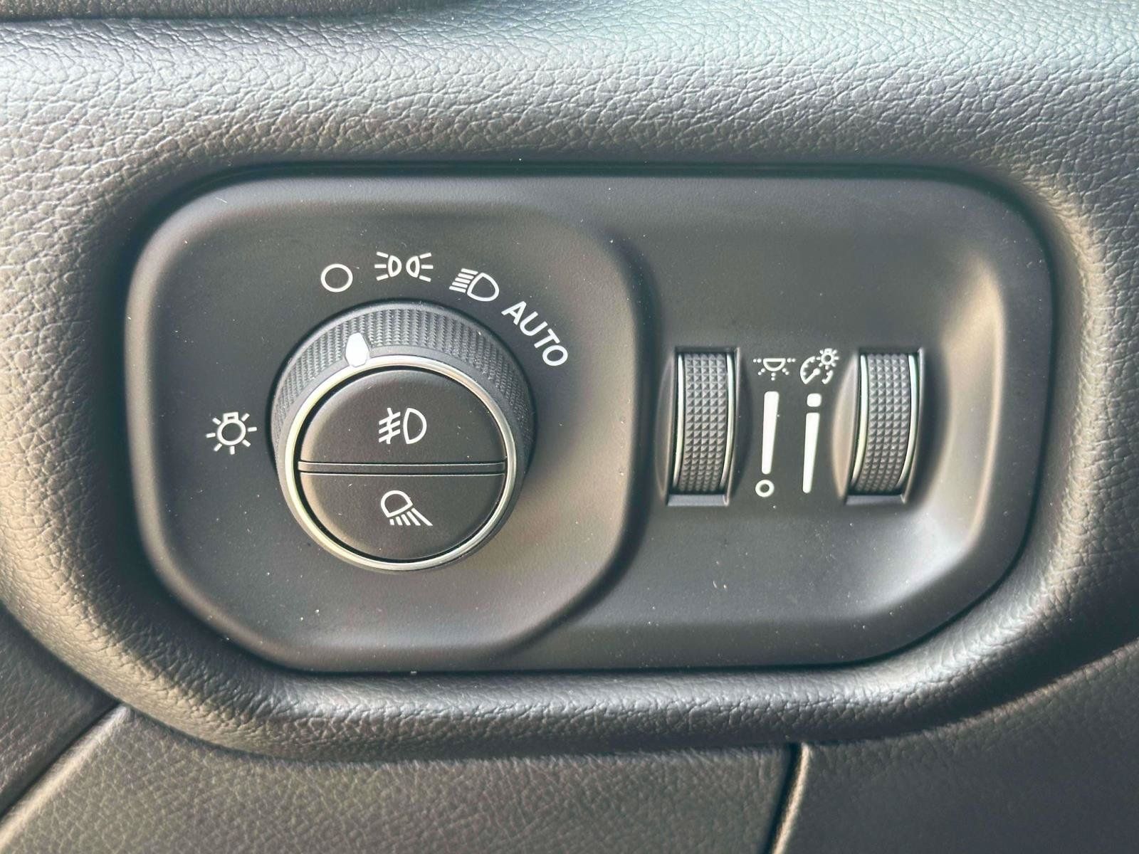 Used 2025 RAM 2500 Laramie w/ Night Edition AWD/4WD image 20