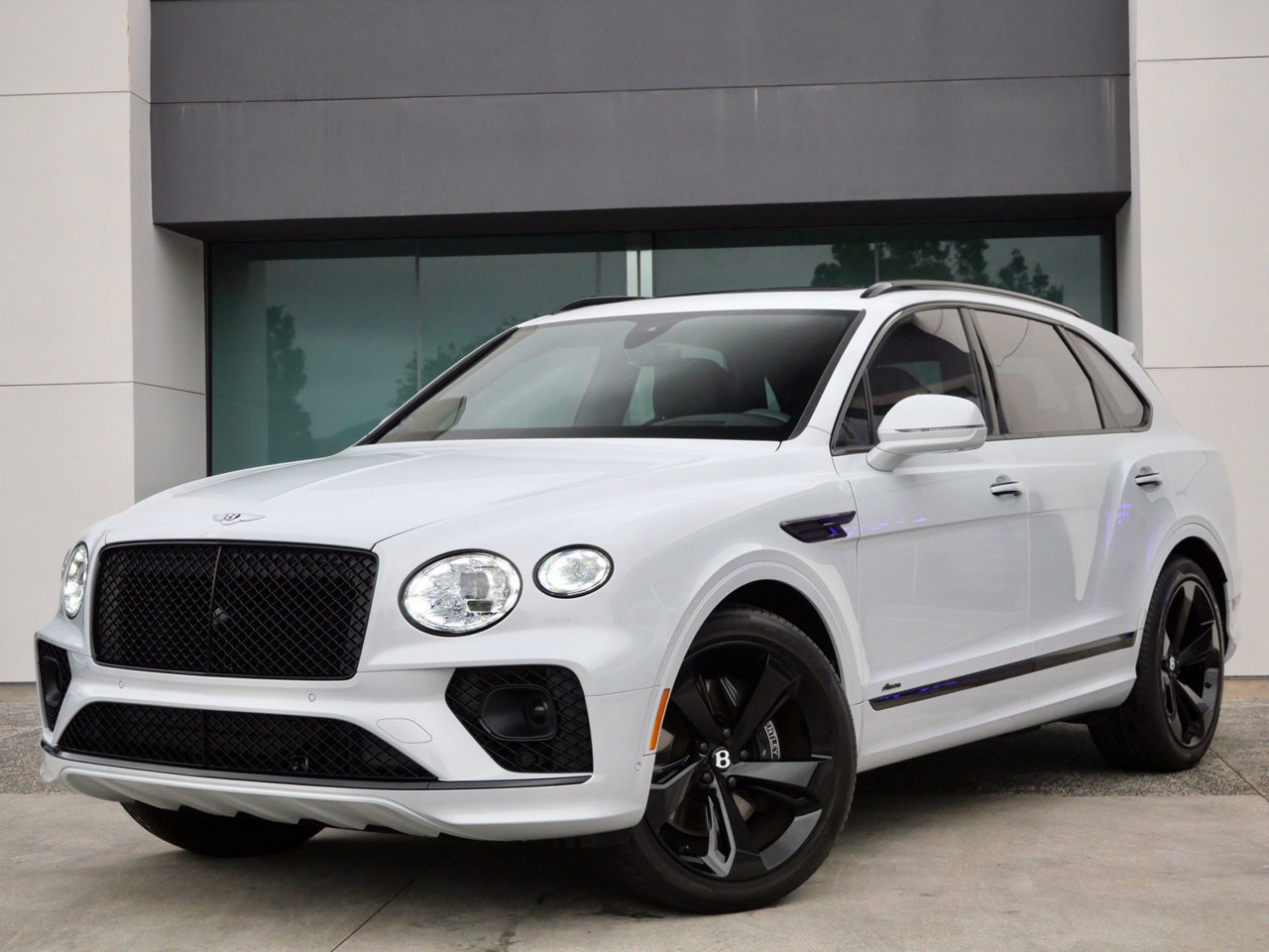 Used 2023 Bentley Bentayga AWD/4WD image 9