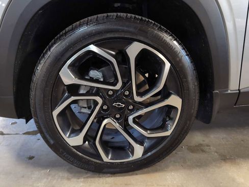 Used 2025 Chevrolet Trax RS w/ Driver Confidence Package image 31