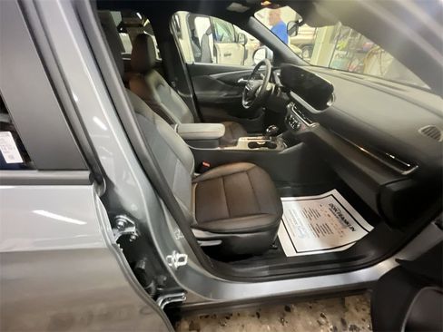 Used 2025 Buick Envista Preferred w/ Convenience I Package image 23