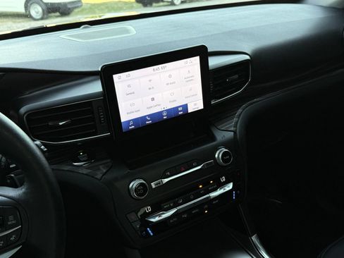 Used 2020 Ford Explorer Limited RWD image 44