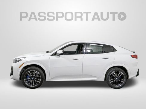 Used 2025 BMW X2 xDrive28i w/ M Sport Package AWD/4WD image 2