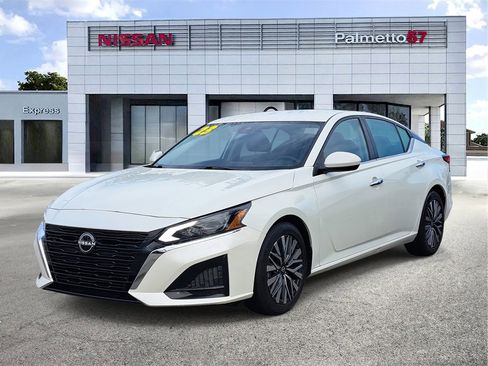 Certified 2023 Nissan Altima 2.5 SV image 3