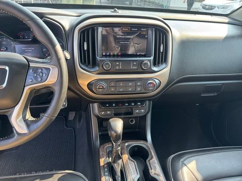 Used 2022 GMC Canyon Denali image 20