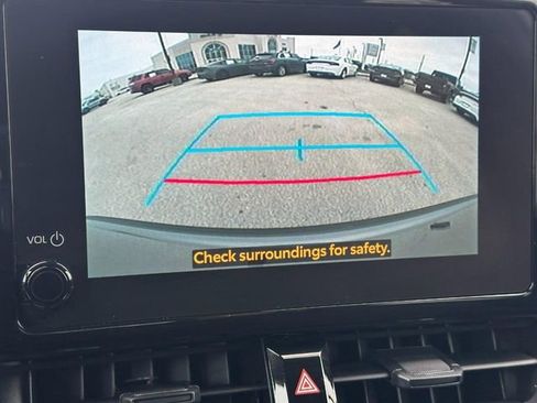 Used 2025 Toyota Corolla Cross LE image 20