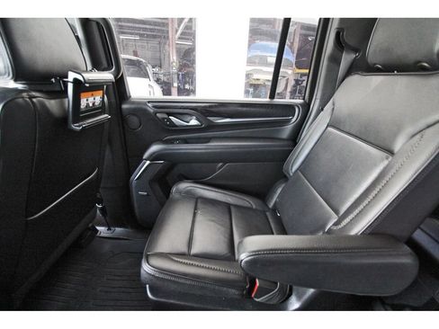Used 2021 GMC Yukon XL Denali w/ LPO, Illumination Package AWD/4WD image 13