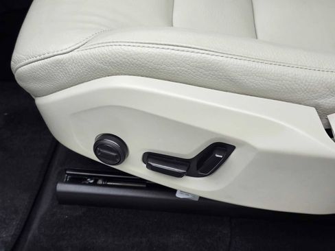 Certified 2024 Volvo XC90 T8 Plus image 25