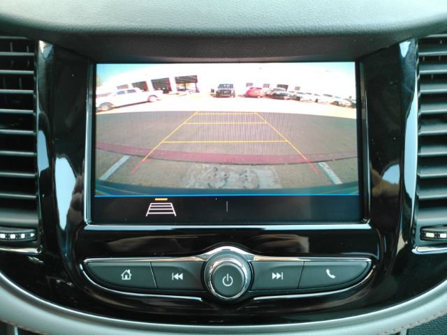Used 2022 Chevrolet Trax LS w/ Tint and Cruise Package AWD/4WD image 8