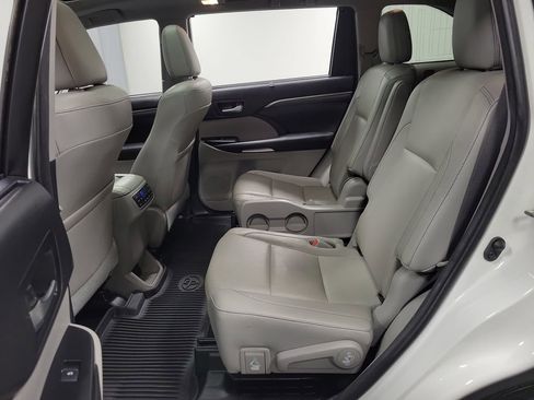 Used 2018 Toyota Highlander Limited Platinum AWD/4WD image 24