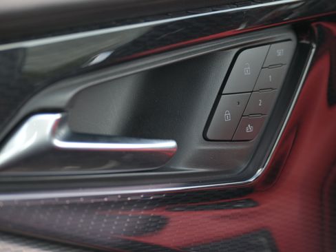 Used 2024 Chevrolet Blazer EV RS image 28