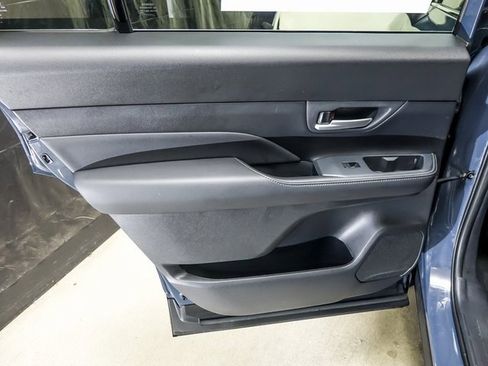 Certified 2025 Toyota Grand Highlander FWD image 21