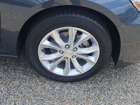 Used 2020 Chevrolet Malibu LT FWD image 10