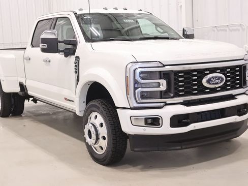 New 2026 Ford F450 Platinum w/ Platinum Plus Package AWD/4WD image 3