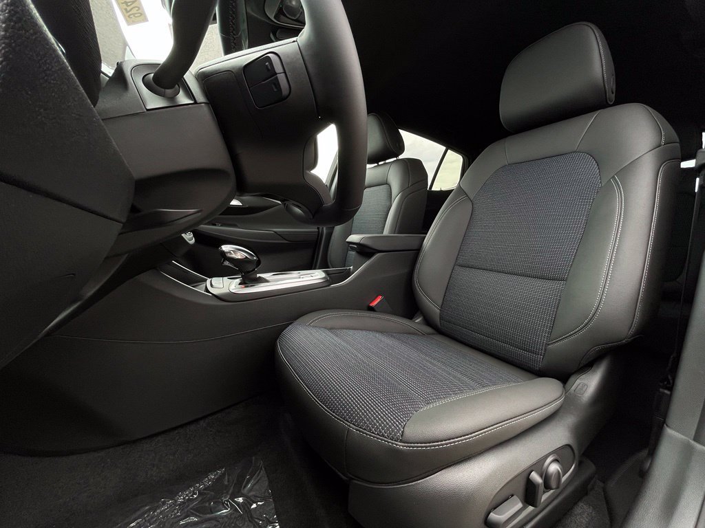 New 2026 Buick Envista Sport Touring w/ Convenience I Package FWD image 23