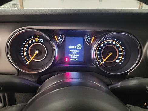 Used 2023 Jeep Gladiator Sport image 16