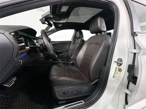 Used 2023 Volkswagen Jetta GLI Autobahn image 4