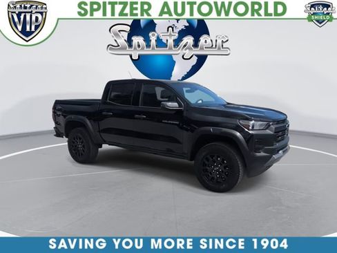 Used 2025 Chevrolet Colorado Trail Boss AWD/4WD image 2